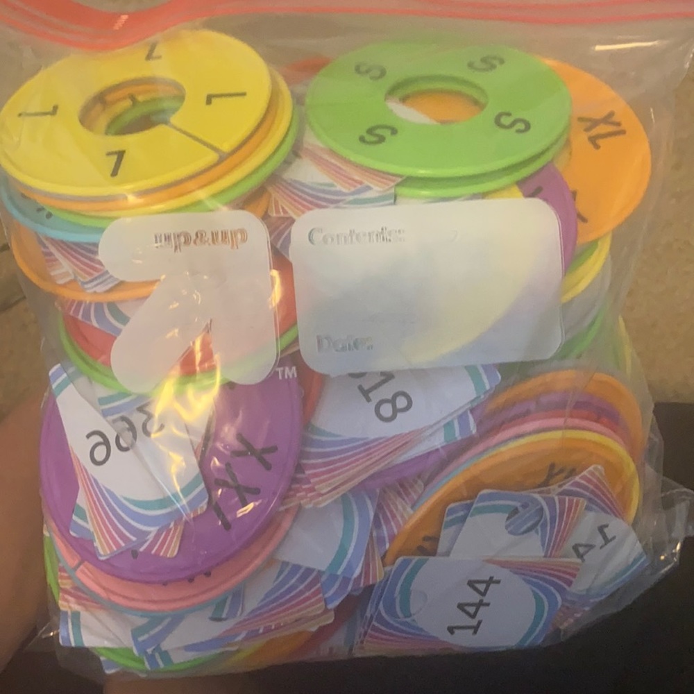 Boutique size markers and numbers